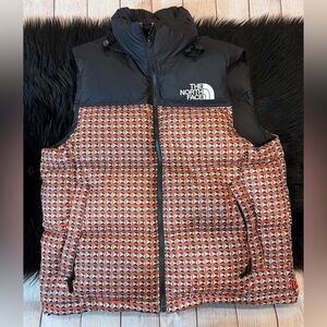 SUPREME x THE NORTH FACE STUDDED NUPTSE VEST | Red | Like New | Size M